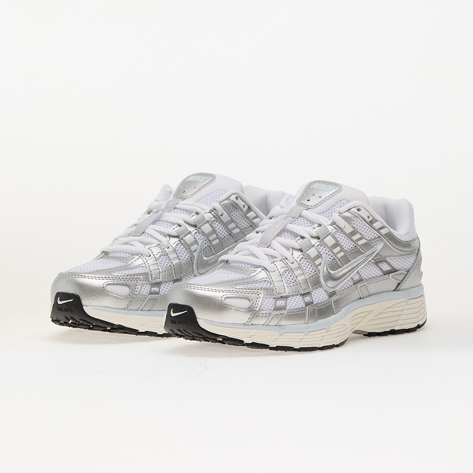 Damesko Nike W P-6000 White/ Metallic Silver-Blue Tint-Sail