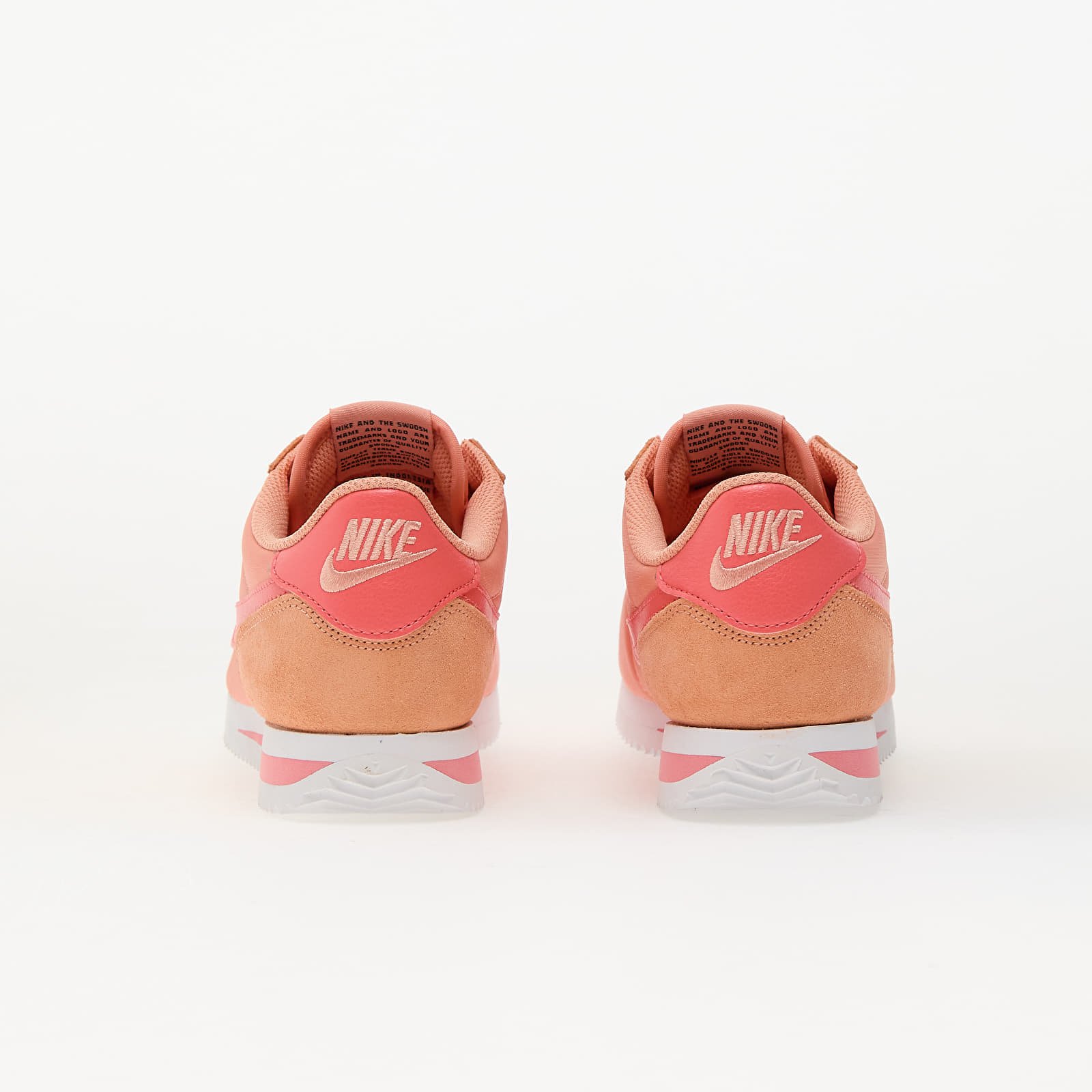 Zapatillas mujer Nike Cortez Textile Apricot Agate/ Magic Ember-White
