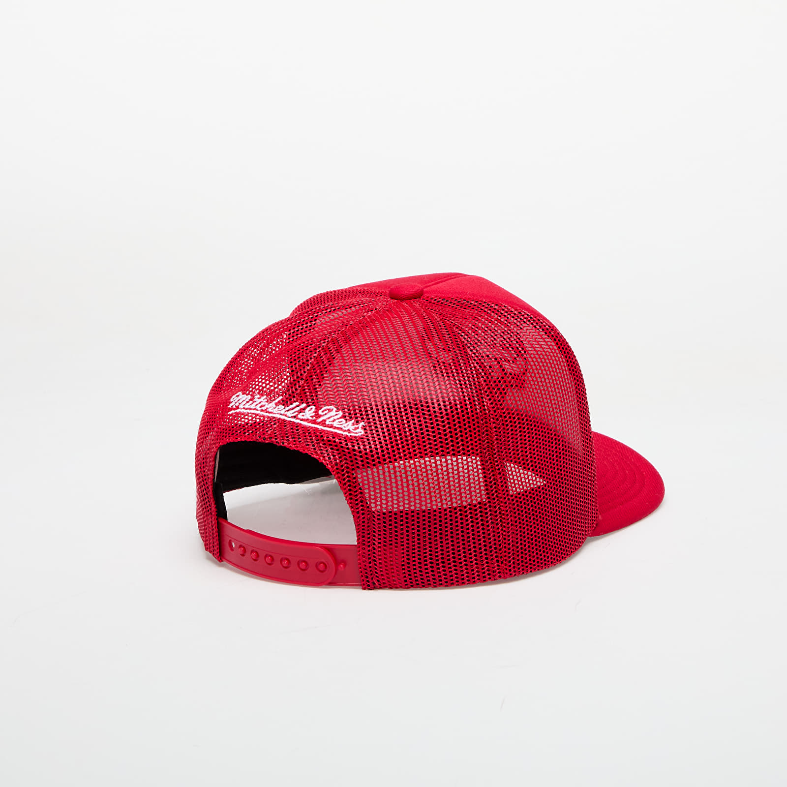 Caps Mitchell & Ness NBA Evergreen Bulls Trucker Cap Red