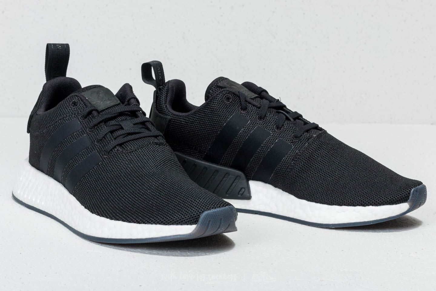 Manner adidas NMD R2 Core Black Core Black Core Black Footshop
