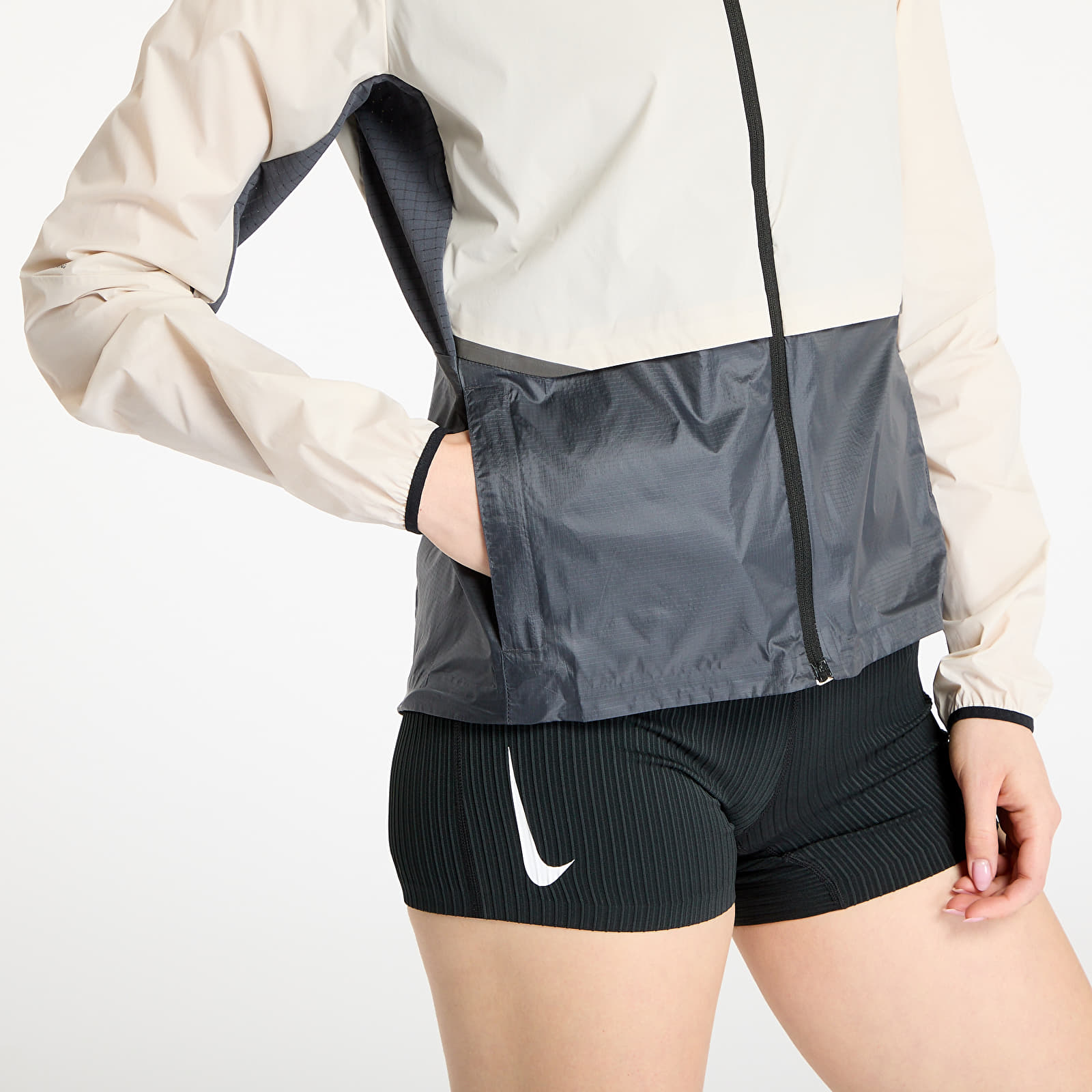 Dzsekik On Weather Jacket Silver/ Eclipse