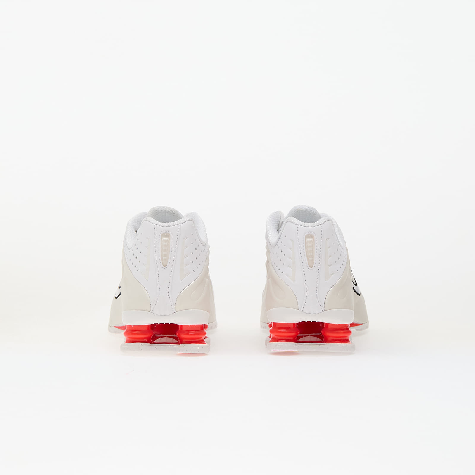 Încălțăminte și sneakerși pentru femei Nike W Shox R4 White/ White-Phantom-Picante Red
