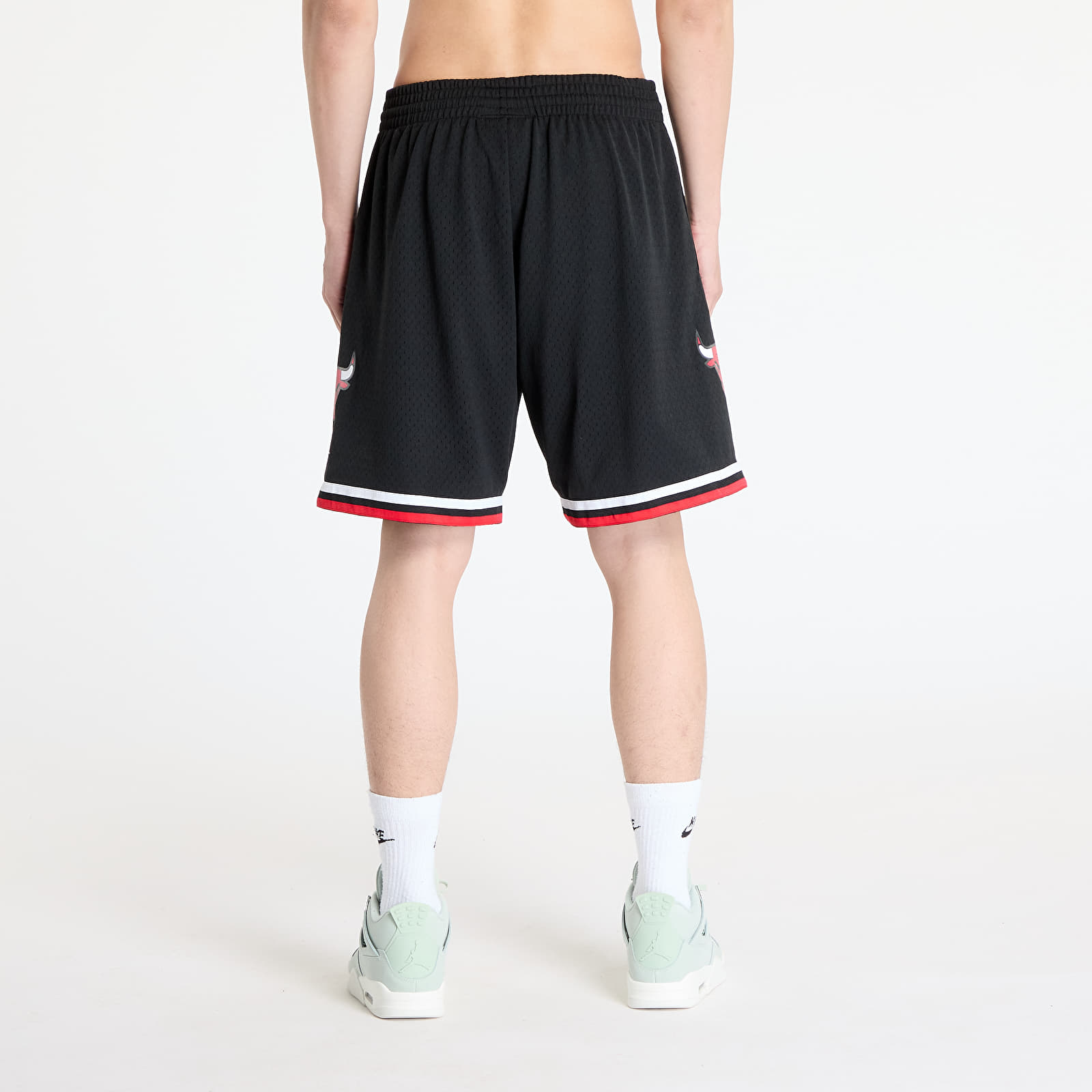 Pantalones cortos para hombre Mitchell & Ness NBA Bulls 97-98 Alternate Swingman Shorts Black