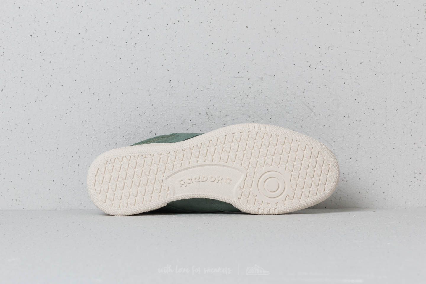 Herren Sneaker und Schuhe Reebok x Montana Cans Club C 85 Manilla Light/ Chalk