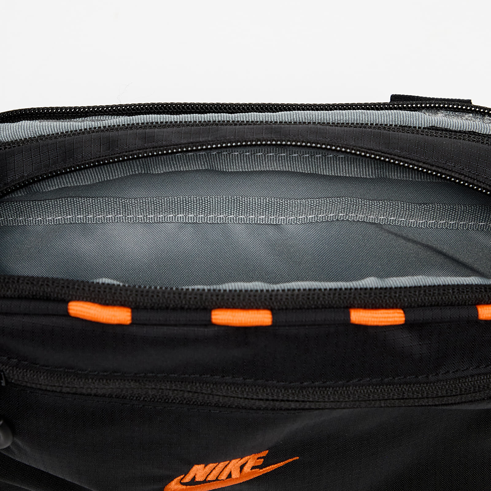 Torby przez ramię Nike Hayward Patrol Crossbody Bag (4L) Black/ Black/ Safety Orange