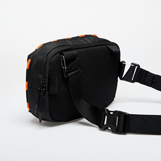フィットネスバッグ Nike Hayward Patrol Crossbody Bag 4L NIKE Hayward Patrol Crossbody Bag (4L) HJ8229 010 - Shiekh