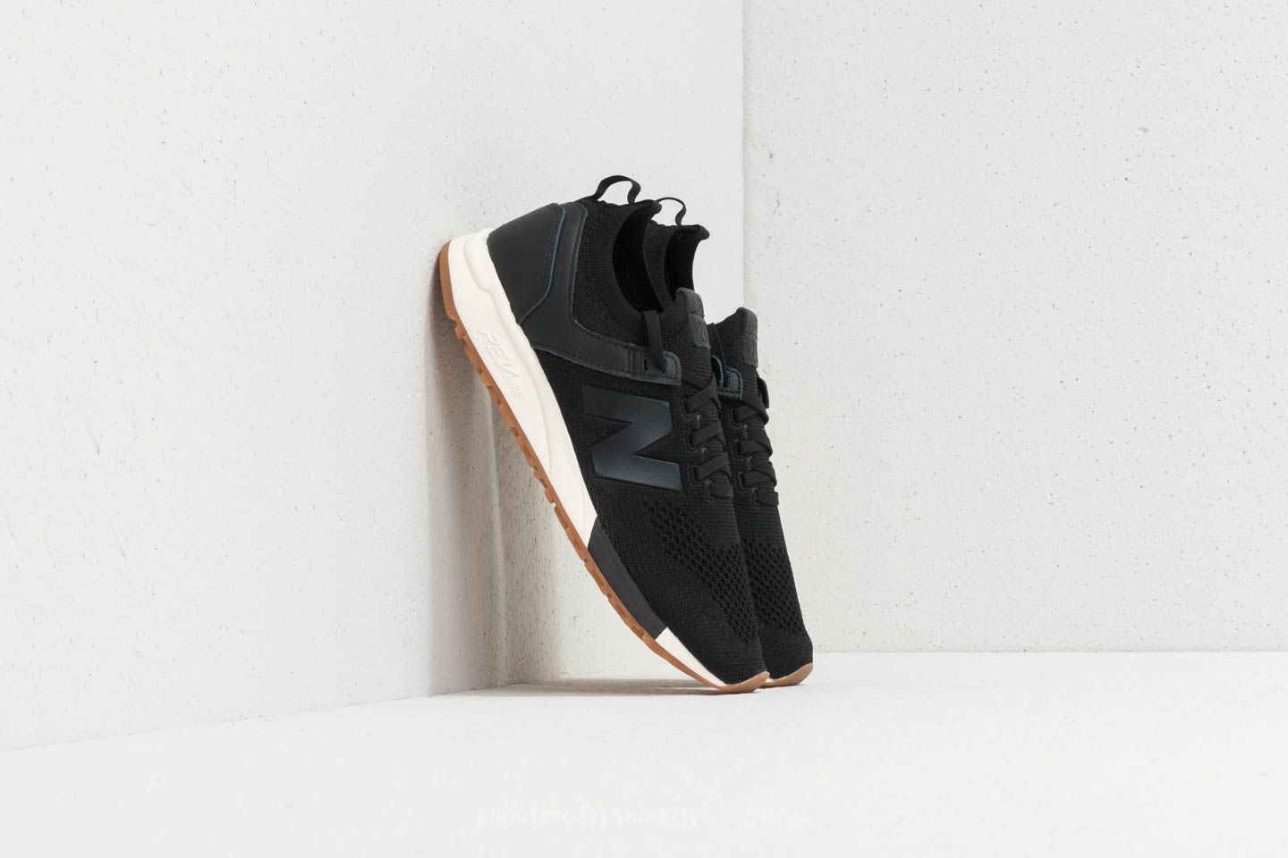 Chaussures et baskets homme New Balance 247 Black Footshop