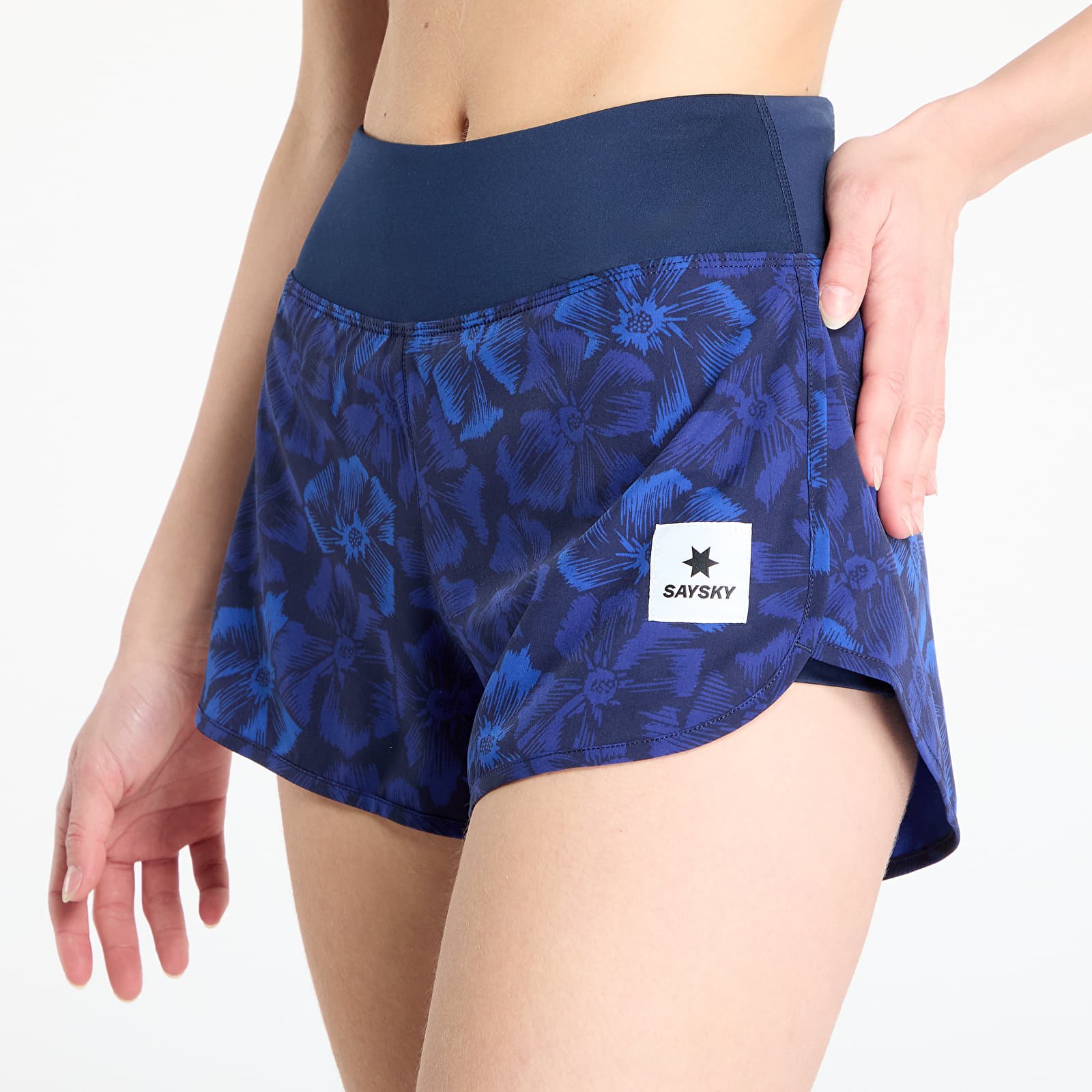 Shortsid SAYSKY W Flower Pace Shorts 3" Blue AOP