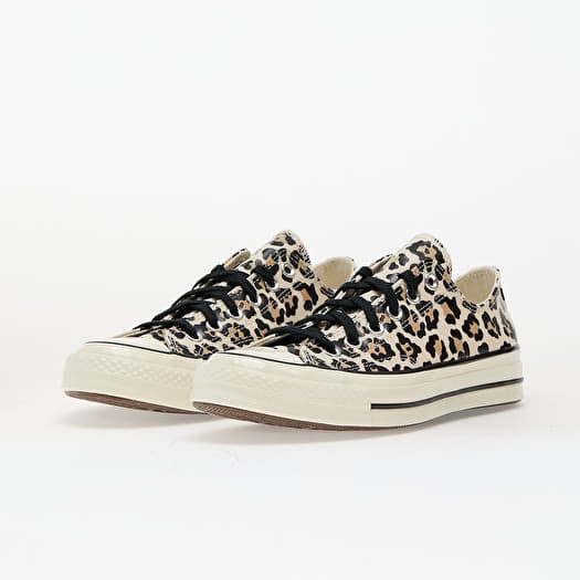converse leopard