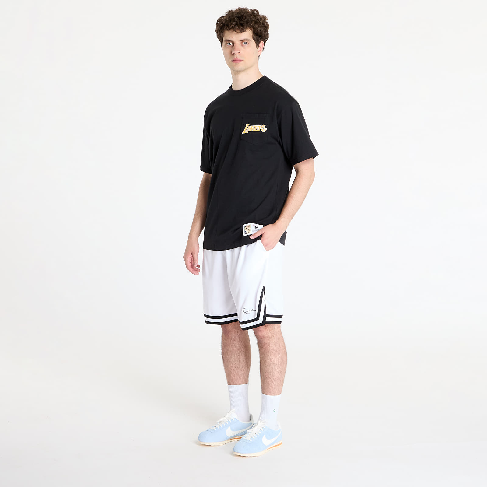 Männer T-Shirts Mitchell & Ness NBA Double Hit Ss Pocket Tee Vintage Logo Lakers Black