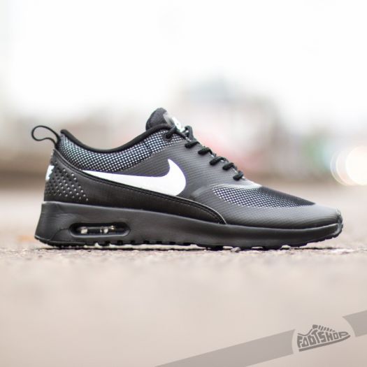 Black nike air hotsell max with white tick