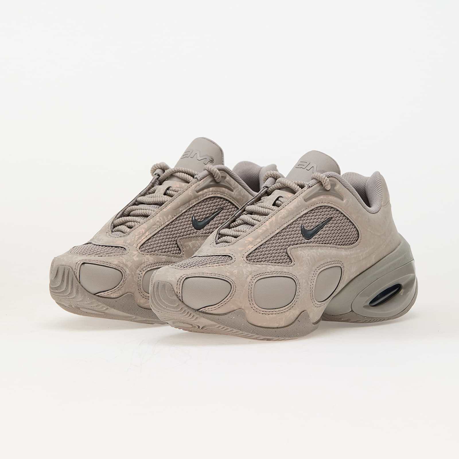 Дамски кецове и обувки Nike W Air Max Muse Se College Grey/ Metallic Silver