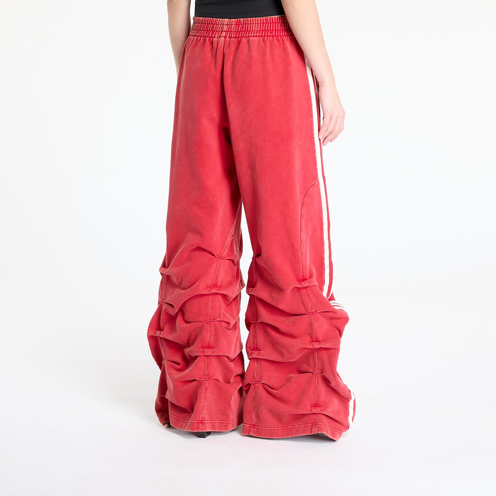 Jogger kelnės adidas x Avavav Pleated Track Pant Red/ Power Red