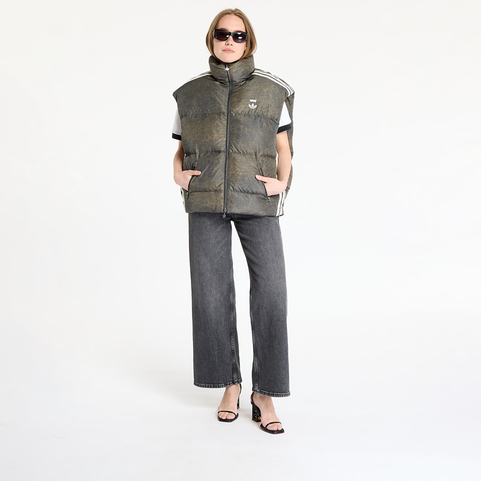 Mellények adidas x Avavav Puffer Vest Dark Grey/ Carbon