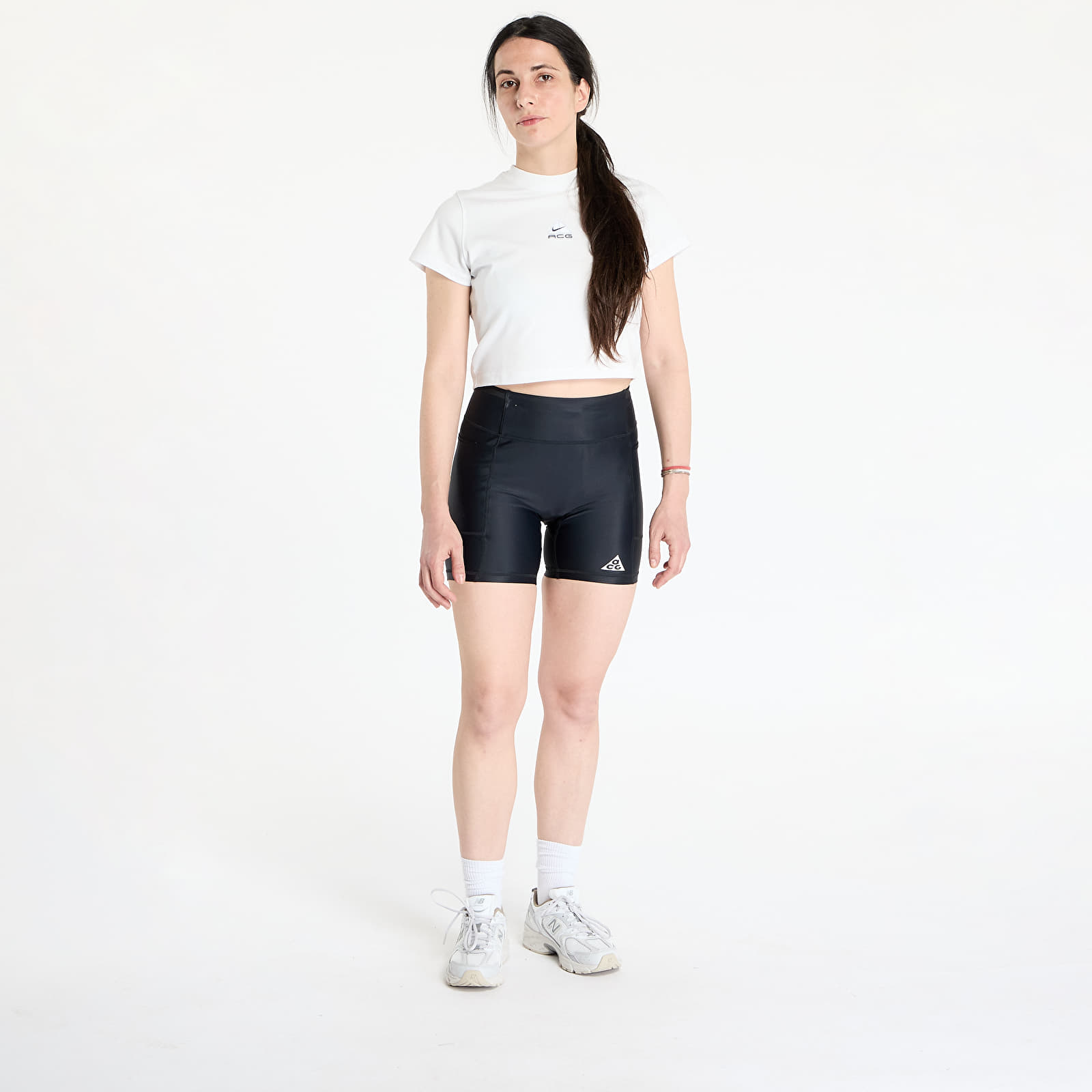 Sieviešu šorti Nike ACG "Tree Frog" Women's Dri-FIT ADV Mid-Rise 6" Shorts Black/ Black/ Summit White
