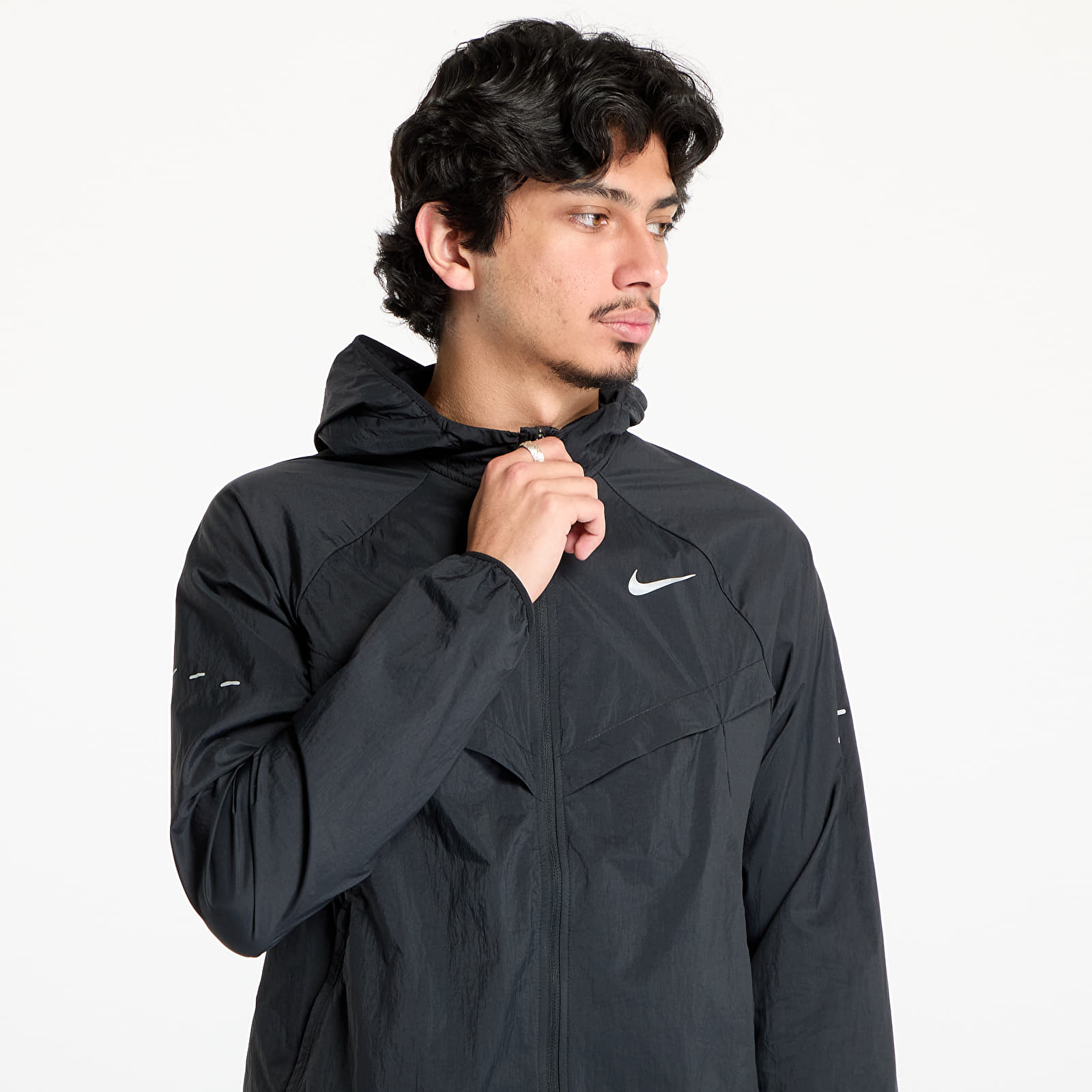 Coach jakas Nike Stride Men's Repel UV Running Jacket Black/ Black/ Reflective Silv