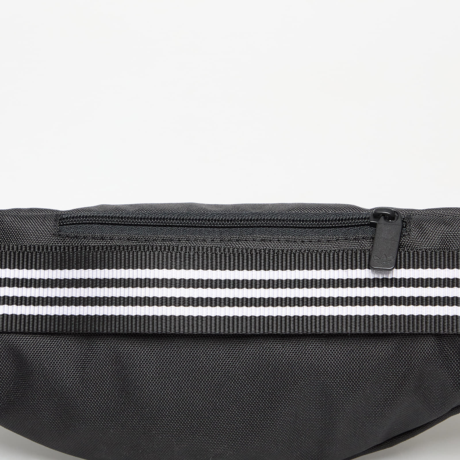 Övtáskák adidas Adicolor Waistbag Black