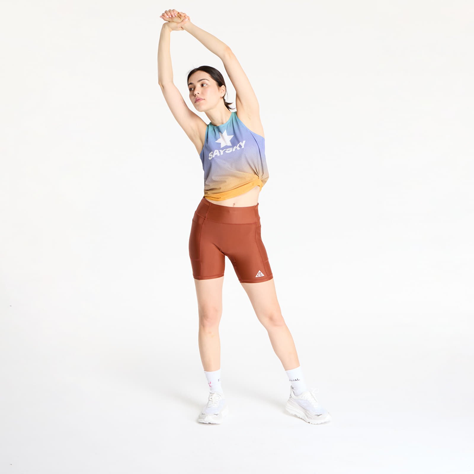 Shortsid Nike ACG "Tree Frog" Women's Dri-FIT ADV Mid-Rise 6" Shorts Cinnamon/ Picante Red/ Summit White