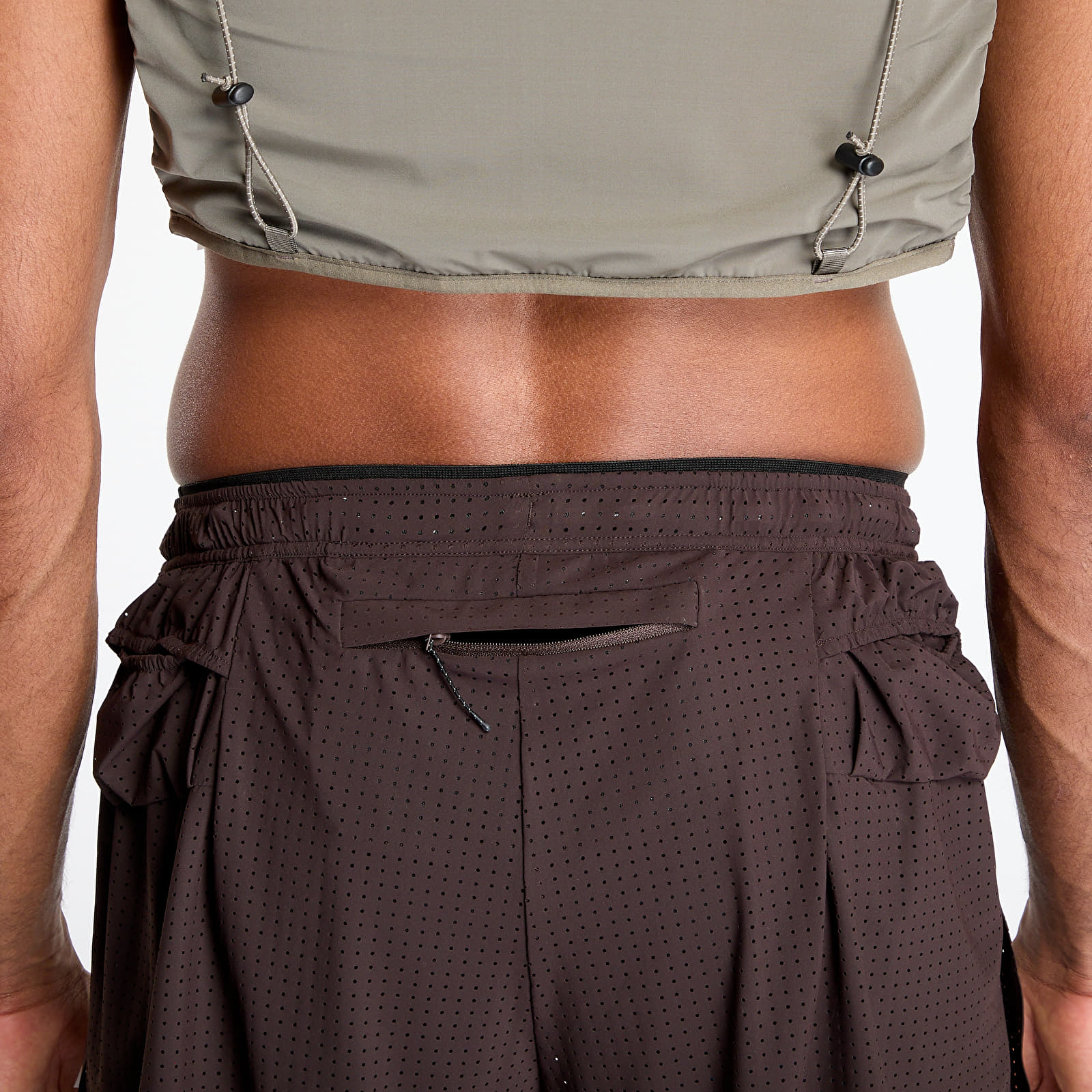 Šorti Satisfy Space-O 2.5 Distance Shorts UNISEX Deep Mahogany