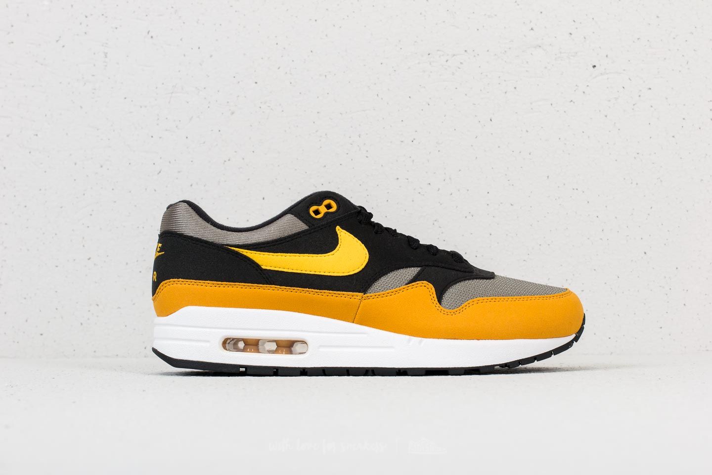 Nike air max 1 dark stucco vivid sulfur black 2025