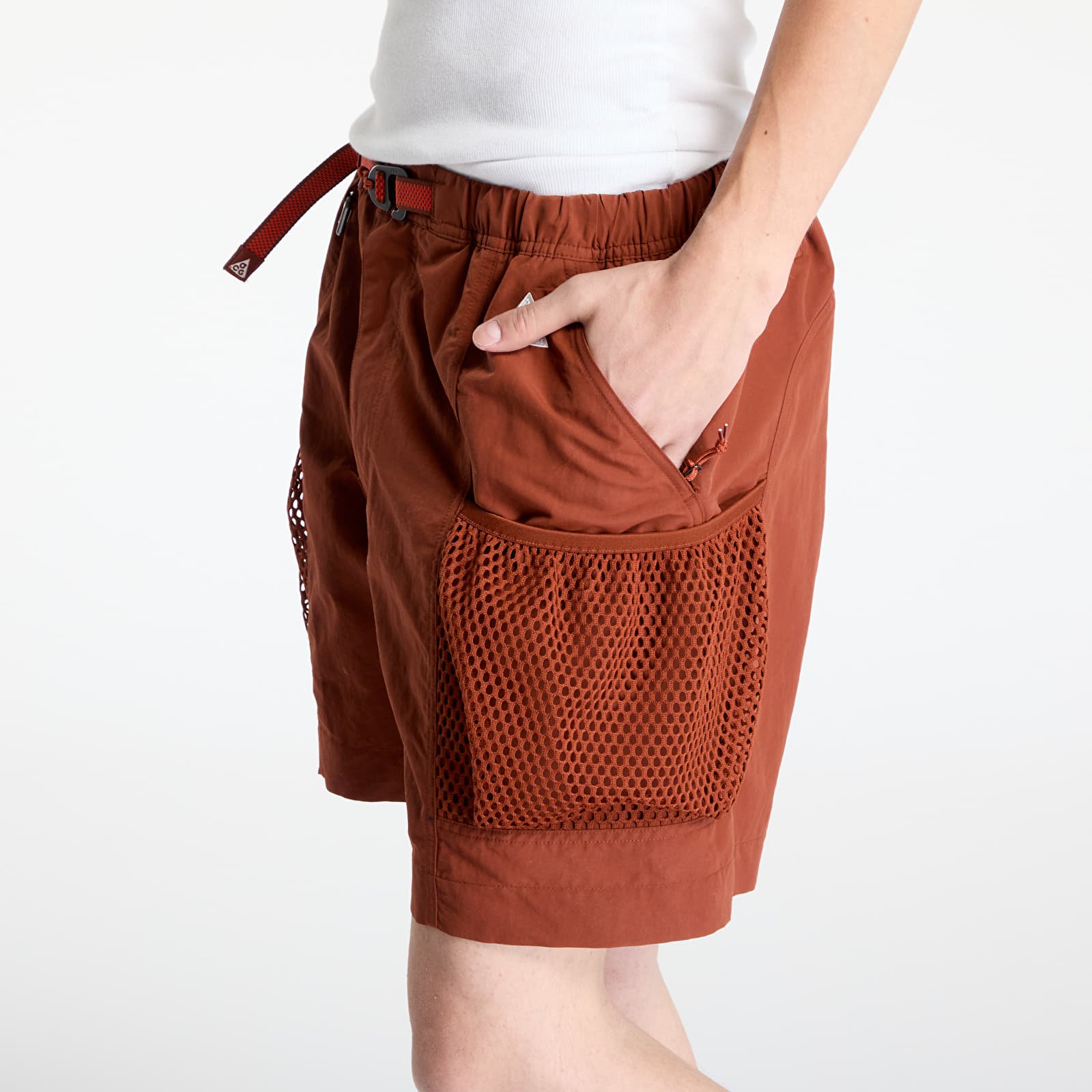 Šorti Nike ACG "Snowgrass" Men's Cargo Shorts Cinnamon/ Picante Red/ Summit White