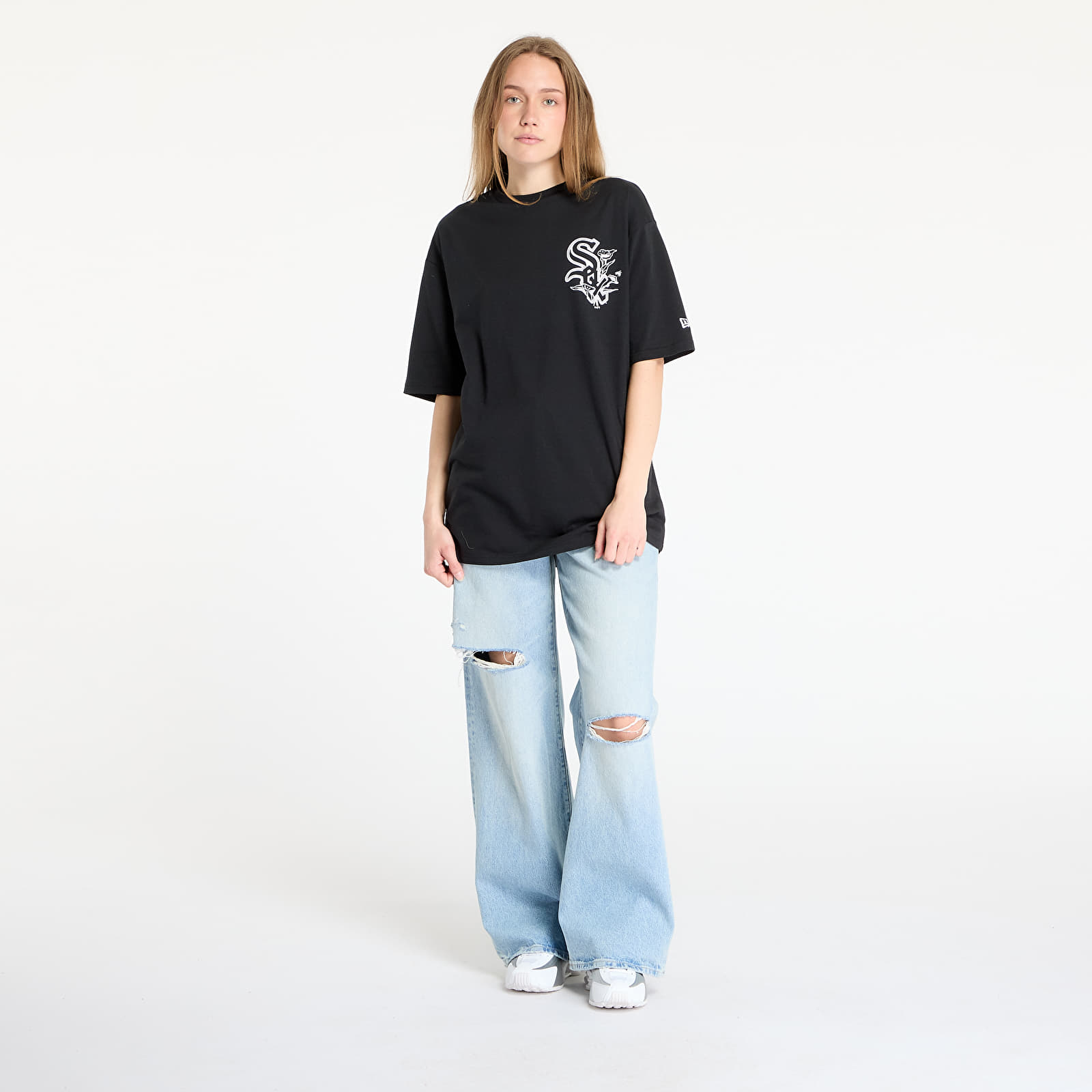 Férfi pólok New Era Chicago White Sox Floral Graphic Oversized Tee UNISEX Black