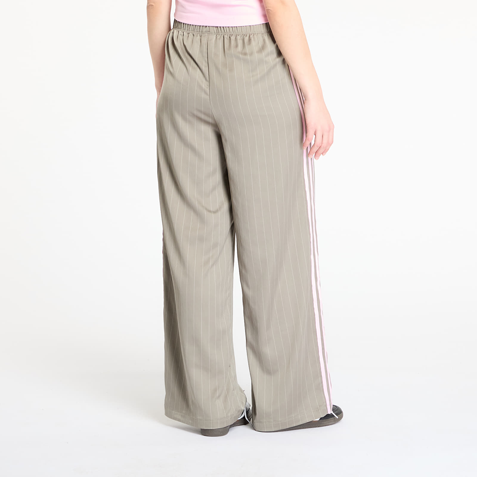 Női nadrágok adidas Originals Wide Leg Joggers Trace Cargo