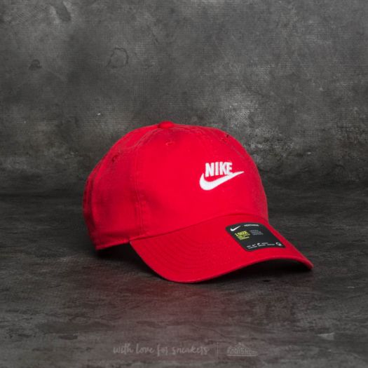 Nike heritage 86 futura logo strapback cap best sale