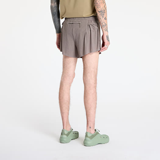 Satisfy Space-O 2.5 Distance Shorts UNISEX Taupe | Footshop
