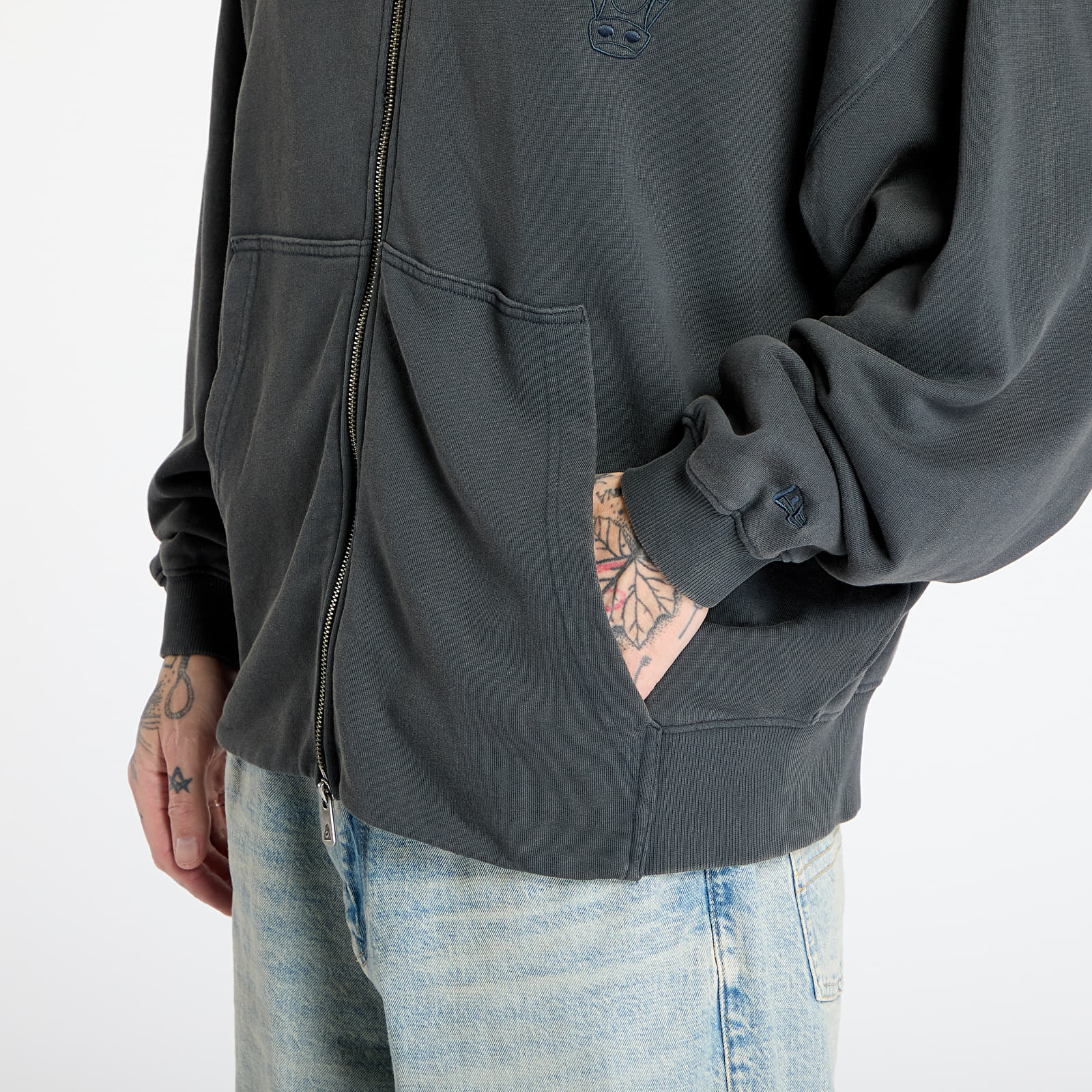 Kapuutsikud ja kampsunid New Era Chicago Bulls Washed Full Zip UNISEX White Heather Gray