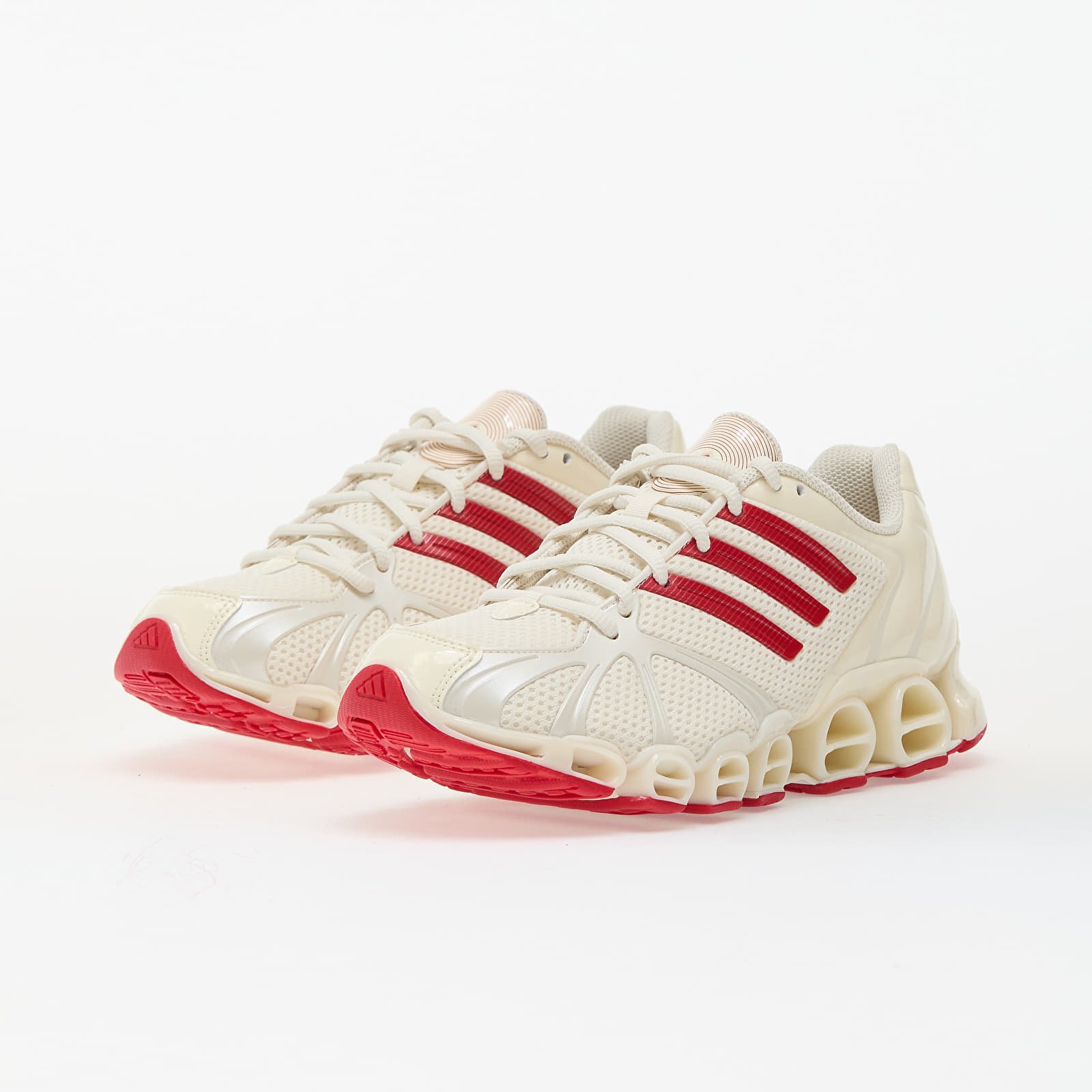 Női cipők adidas Mega Ghostride W Off White/ Off White/ Better Scarlet