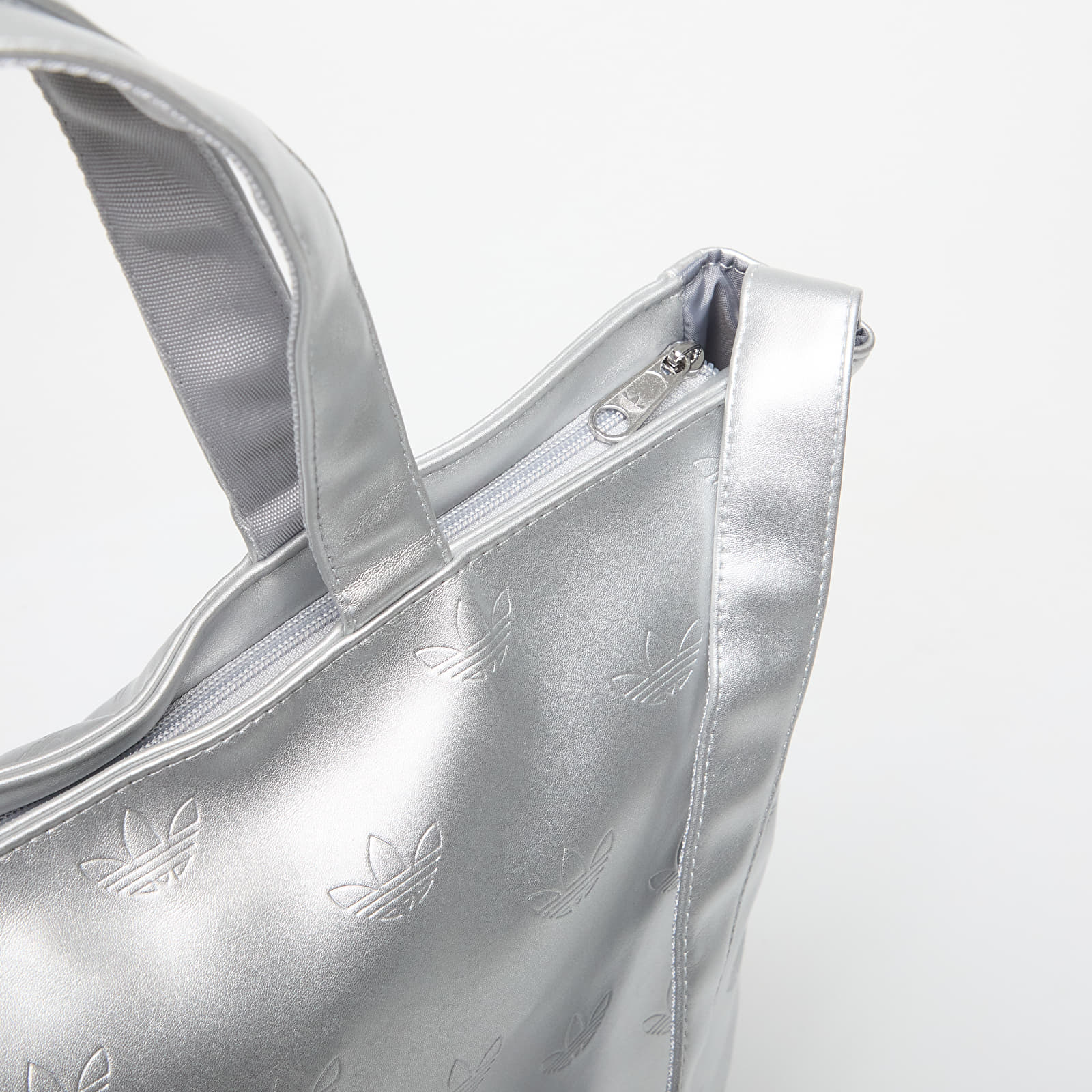 Torby przez ramię adidas Adicolor Sh Bag Silver Metallic