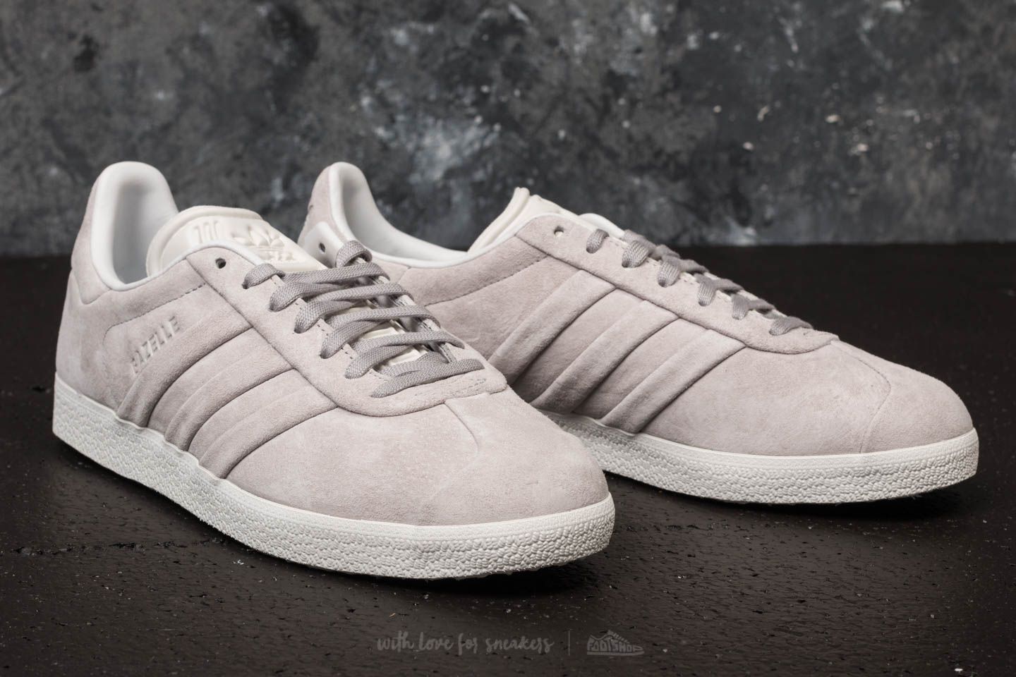 Adidas gazelle w grey hot sale