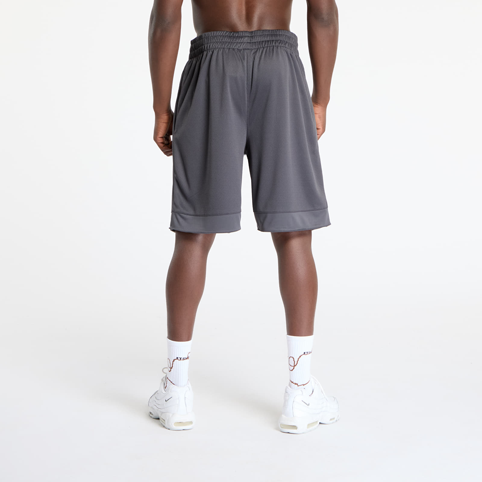 Šorti New Era Chicago Bulls NBA Tonal Mesh Short Graphite/ Dark Graphite