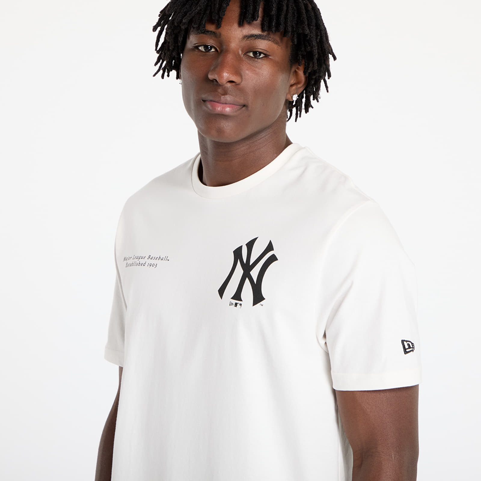 Meeste T-särgid New Era New York Yankees Arch Graphic Regular Tee UNISEX Off White