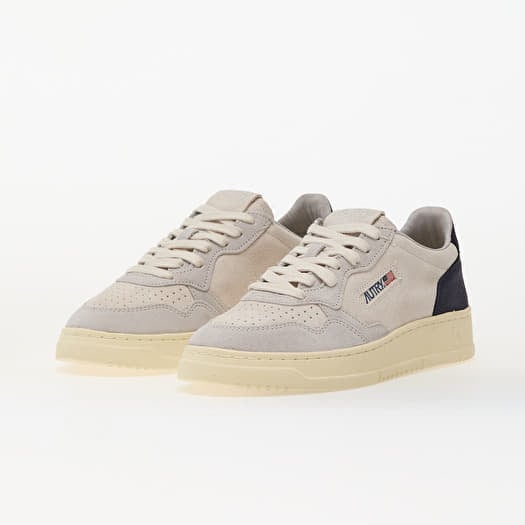 ★AUTRY★MEDALIST LOW SNEAKERS IN MOUNTAIN AND LOFT★ Autry Medalist Low Sneakers In White And Green Leather