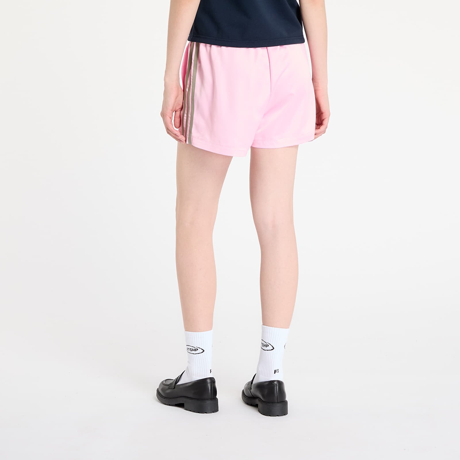 Rövidnadrágok adidas Originals Pin Stripe Satin Shorts True Pink