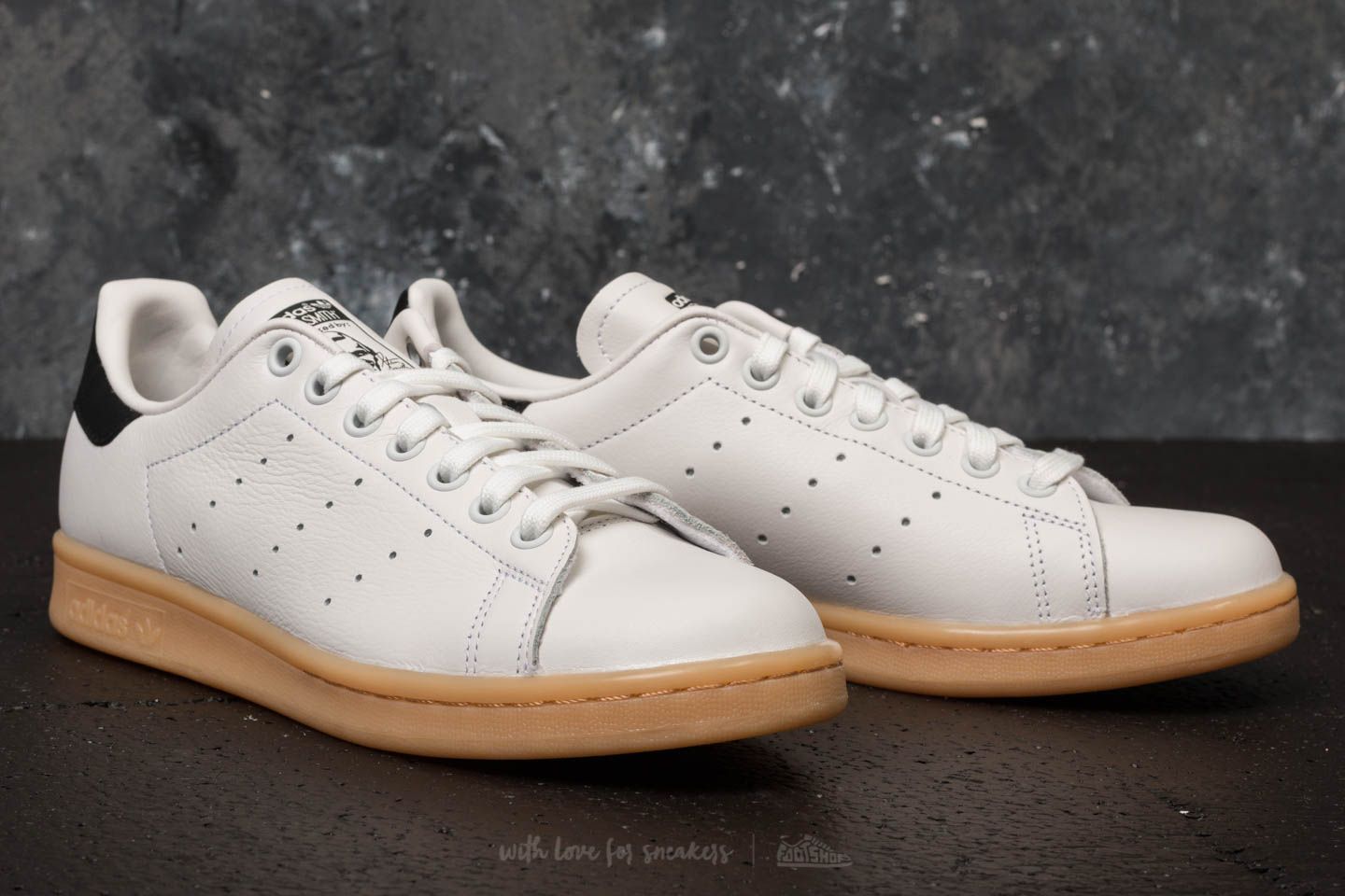 Adidas originals stan smith best sale crystal white/crystal white/core black 19fw-s