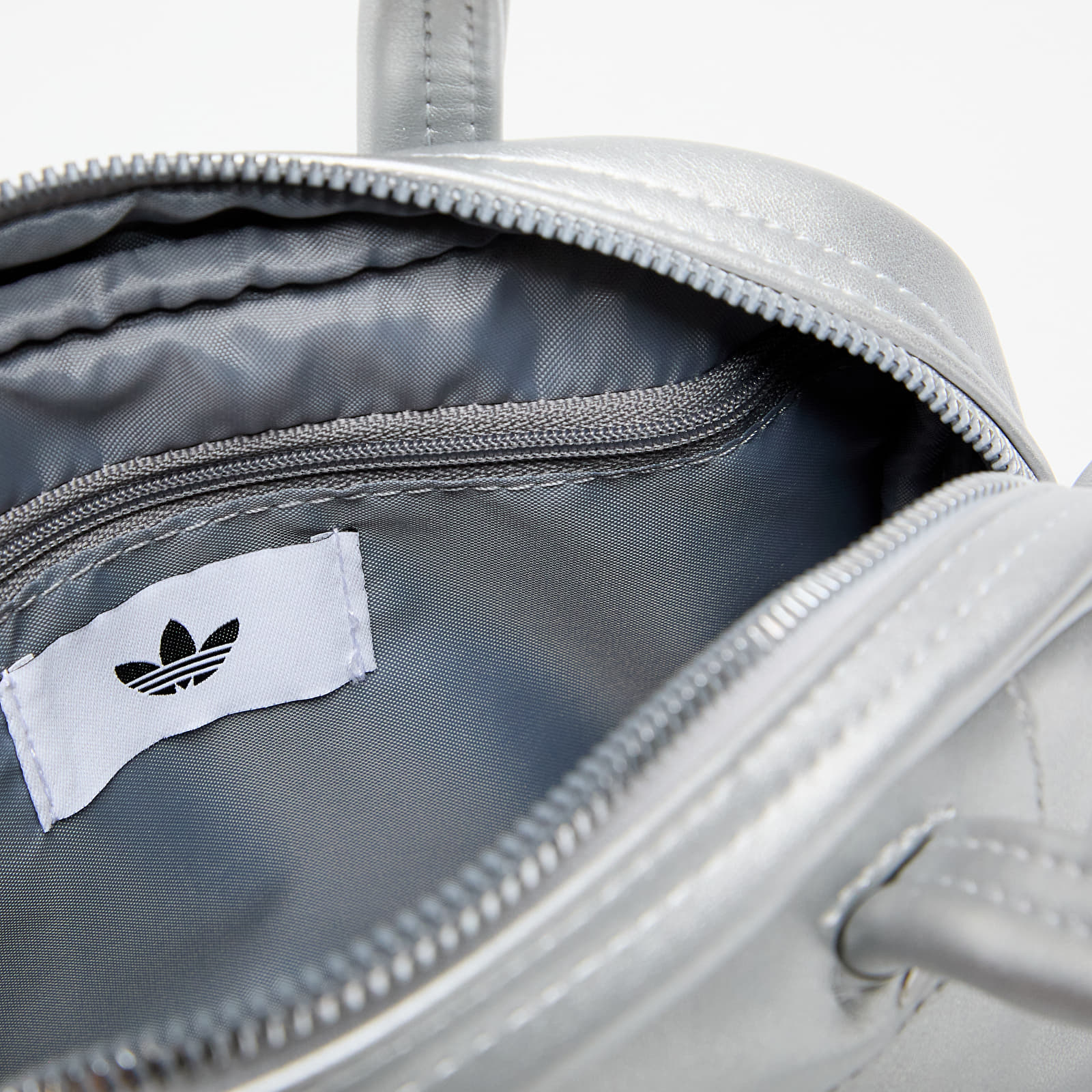 Crossbody táskák adidas Adicolor Mini Bowling Bag Silver Metallic
