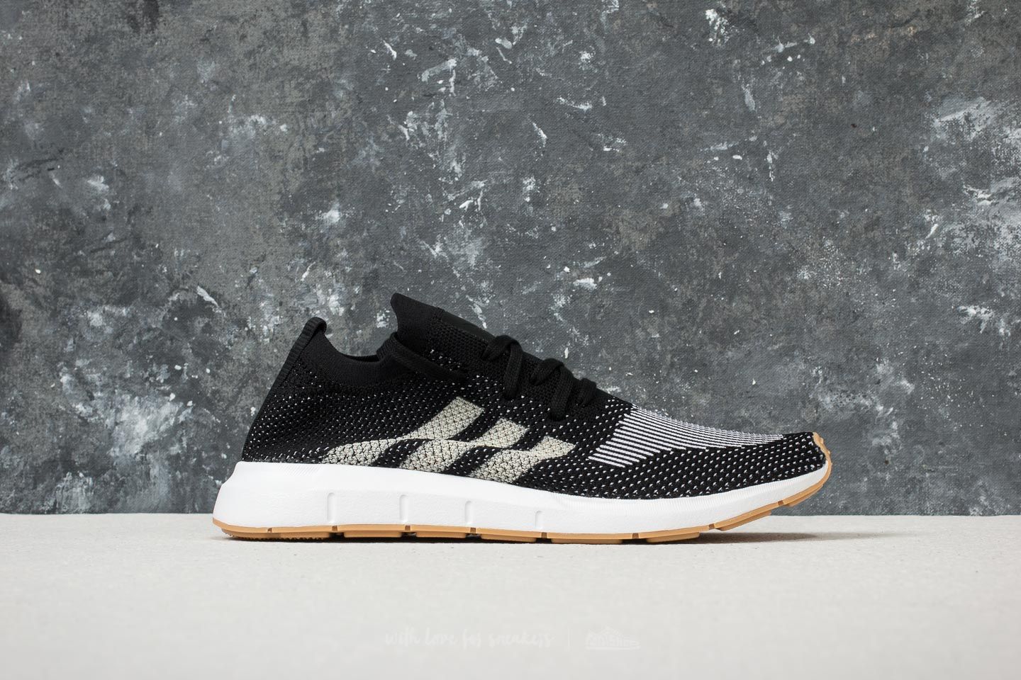 Herenschoenen adidas Swift Run Primeknit Core Black Off White
