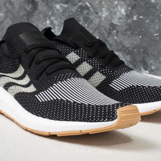 Herren Sneaker und Schuhe adidas Swift Run Primeknit Core Black Off White Ftw White Footshop