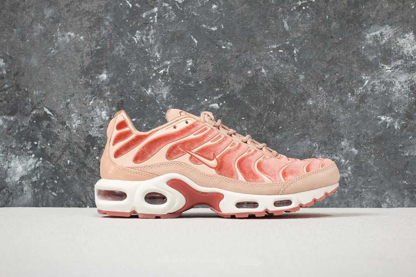 Women s shoes Nike Air Max Plus LX WMNS Dusty Peach Bio Beige