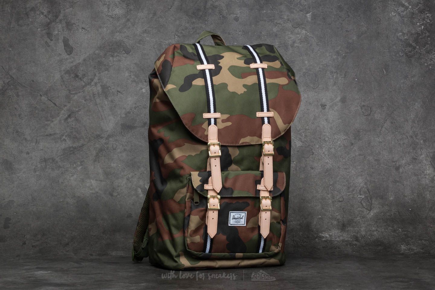 Herschel little america black hot sale woodland camo