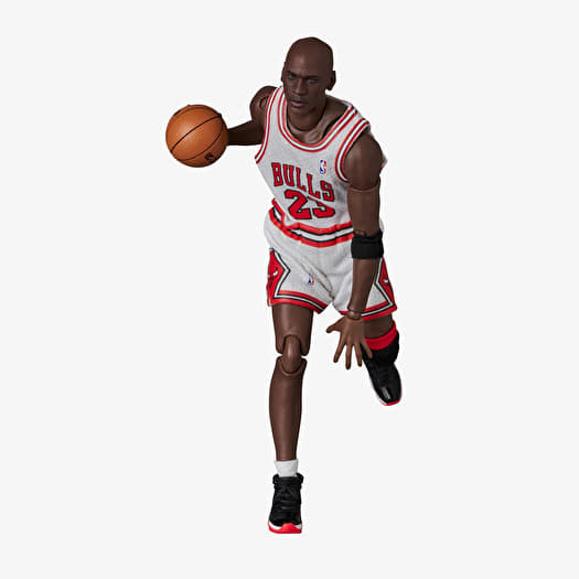 Medicom Toy MAFEX Michael Jordan (Chicago Bulls Home) Action