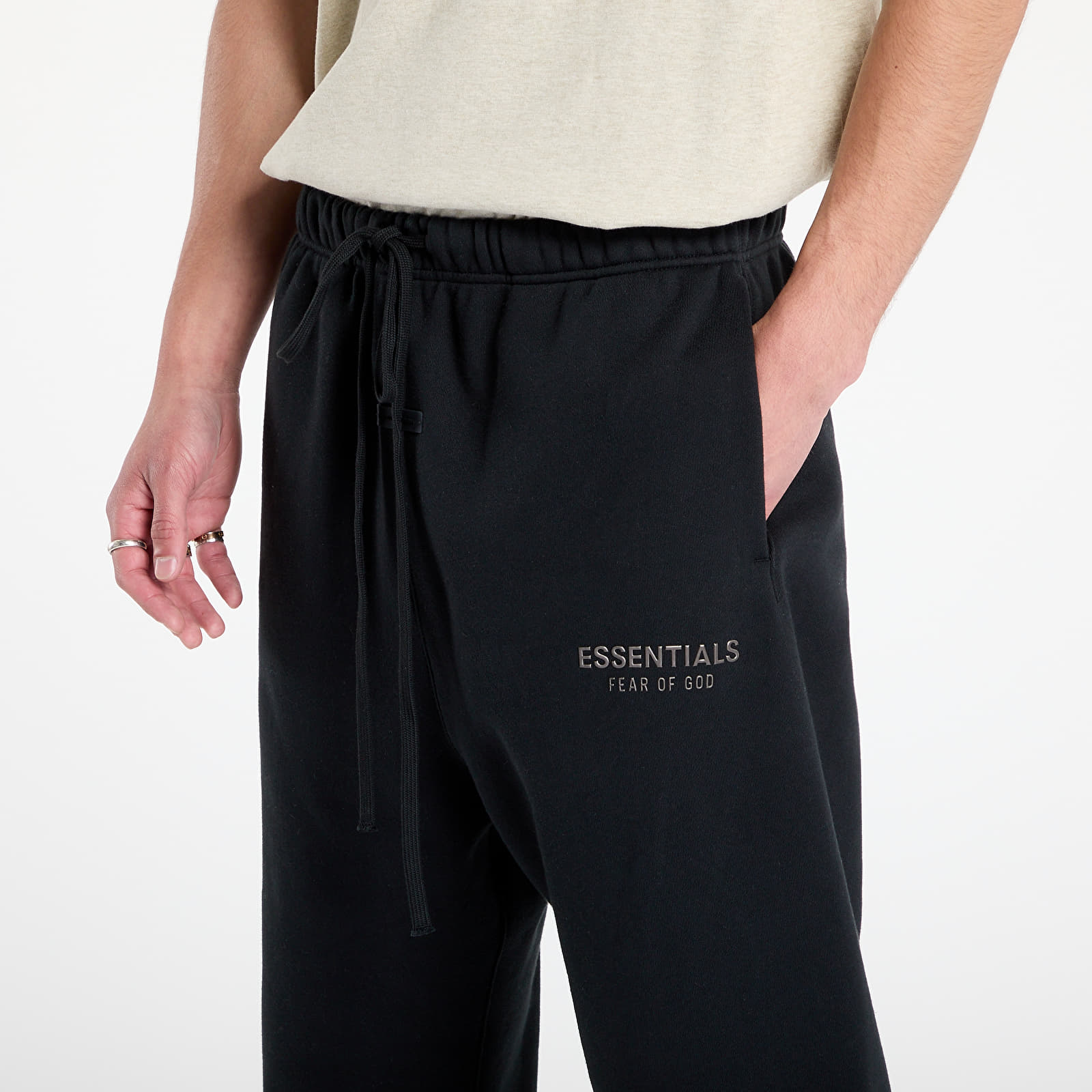Trenirka hlače  Fear of God Essentials Relaxed Fleece Sweatpant Jet Black