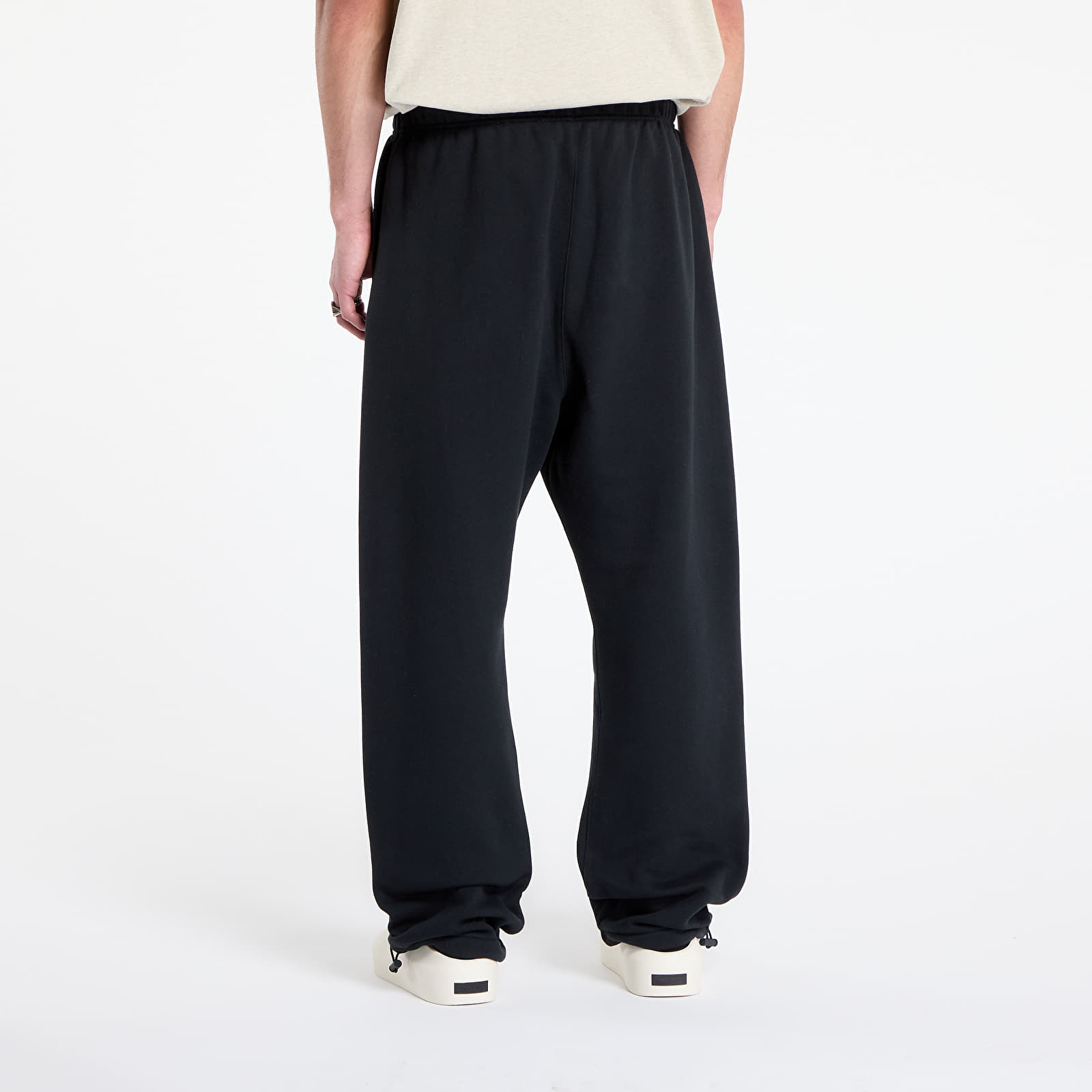 Trenirka hlače  Fear of God Essentials Relaxed Fleece Sweatpant Jet Black