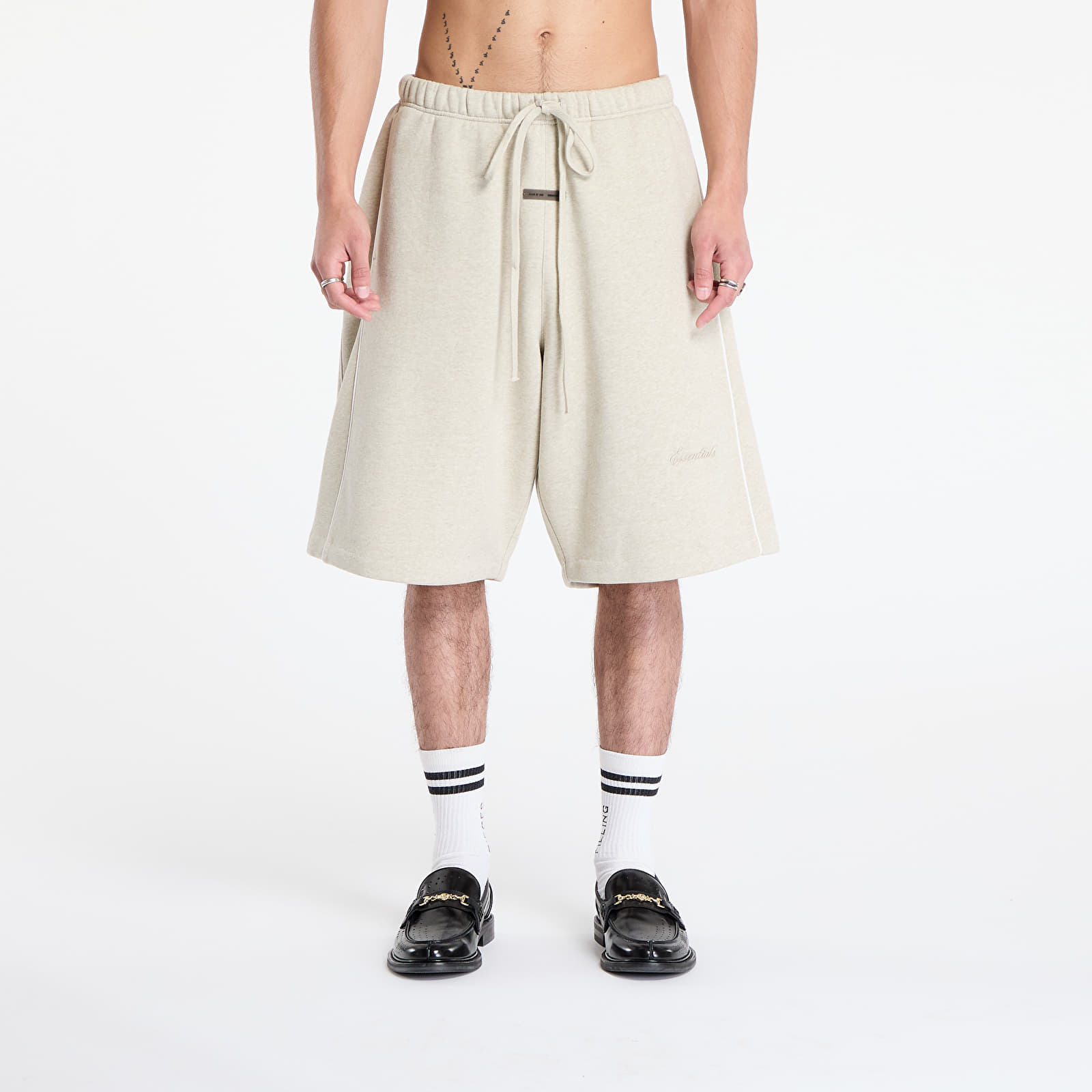 Šortky Fear of God Essentials Relaxed Sweatshort With Piping Heather Stone/ Cloud White