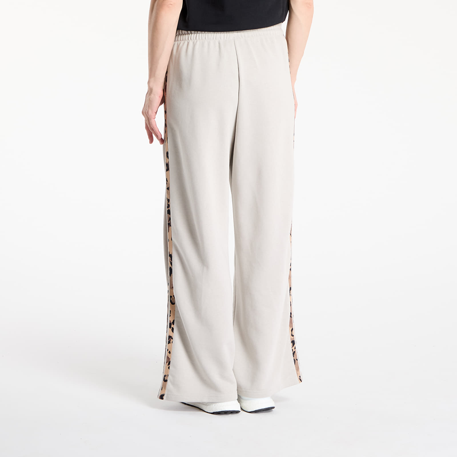 Joggebukser for kvinner adidas W Animal Print 3-Stripes Open Hem Pants Wonder Aluminium/ Multicolor