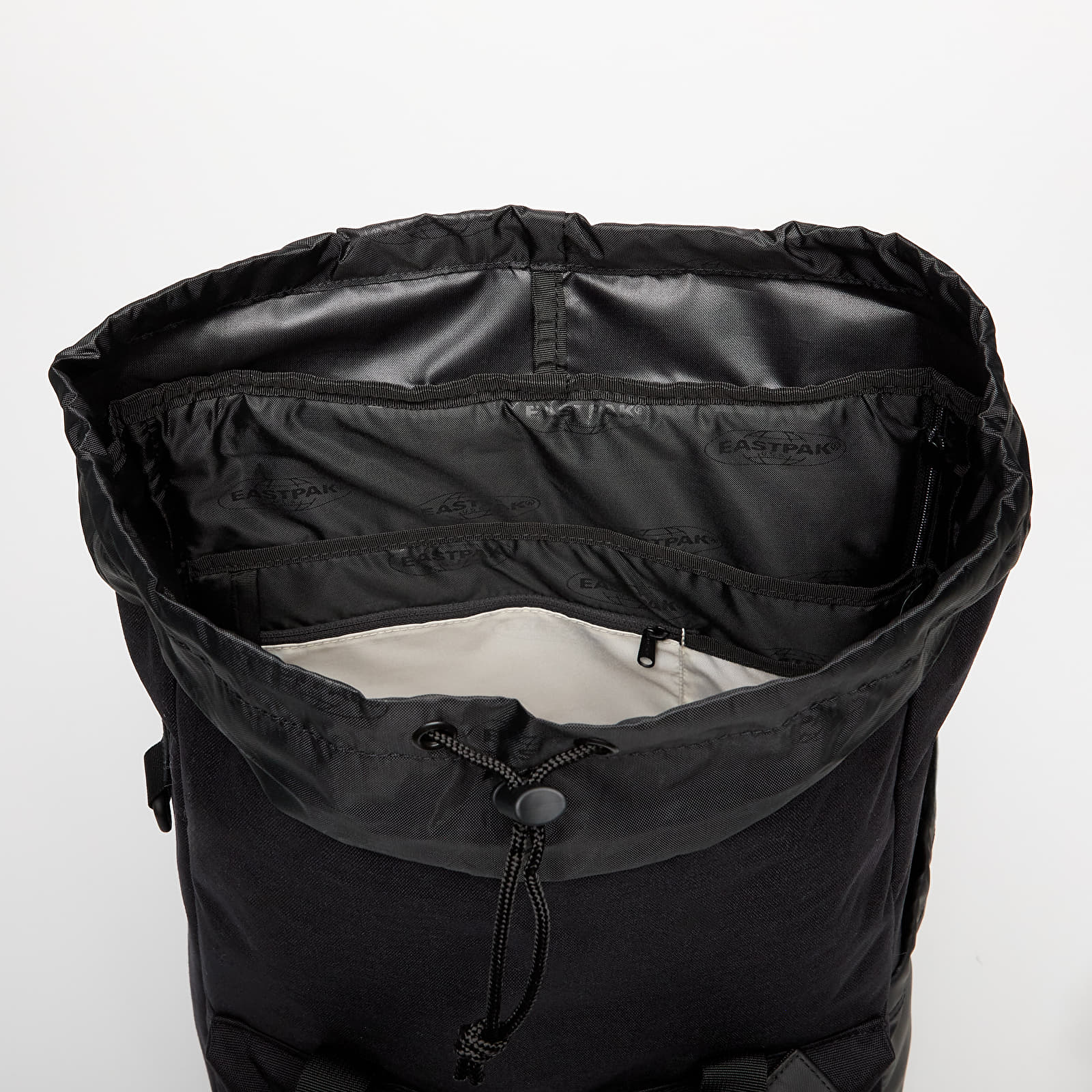 Seljakotid Eastpak Icon Topload On Black