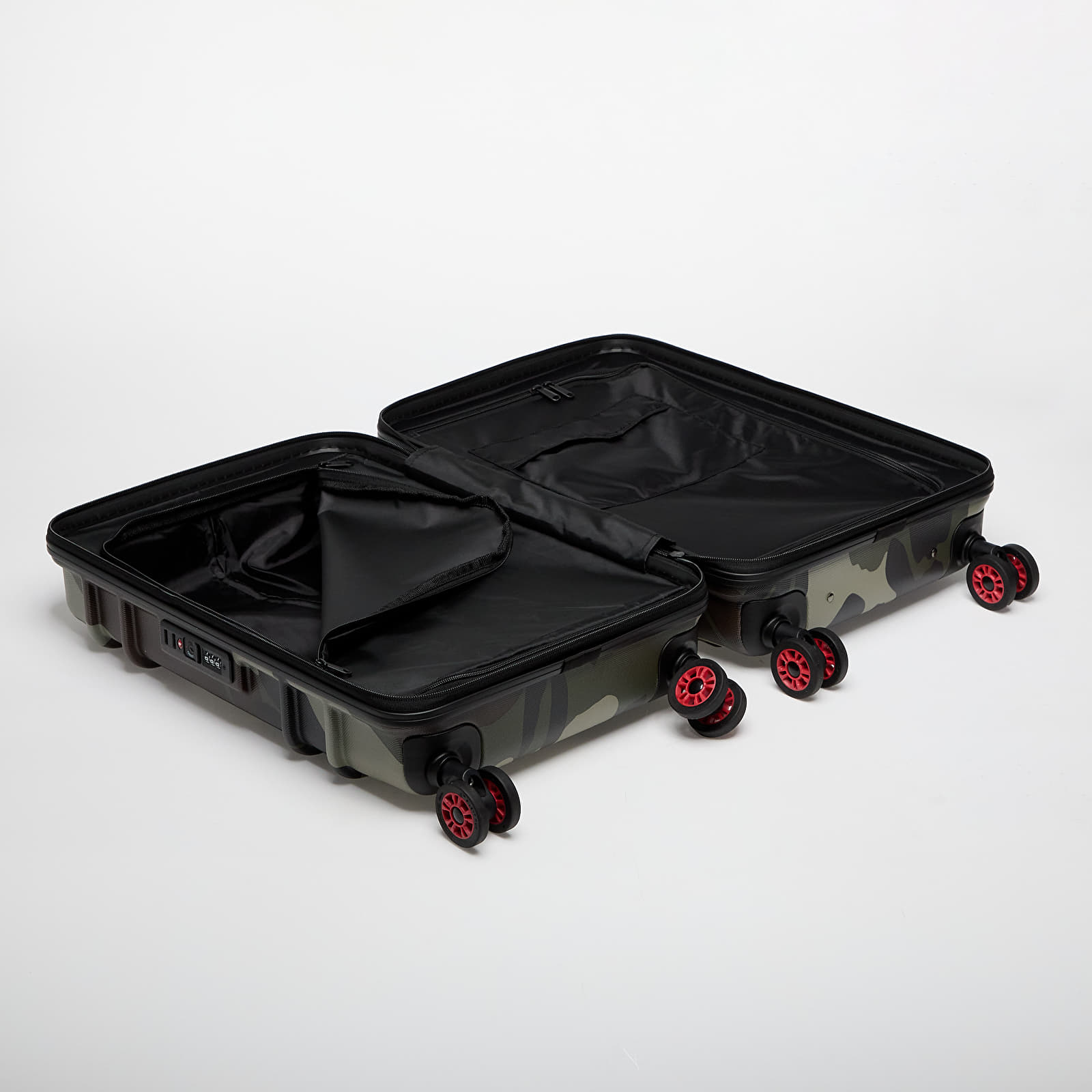 Ostatní doplňky Eastpak Resist'r Zip Cabin Camo